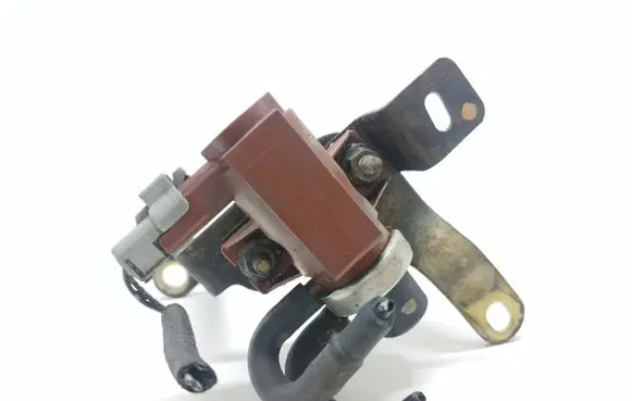 Mazda 3 I Turbo solenoid valve 9652570180 04T179