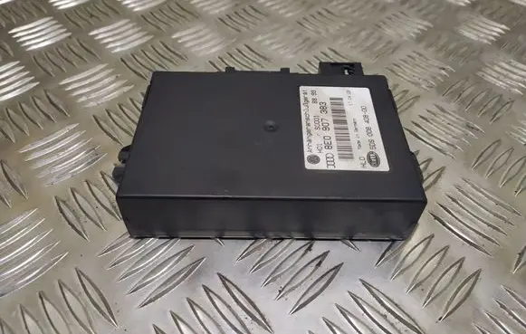Audi A4 S4 B6 8E 8H Tow bar trailer control unit/module 8E0907383