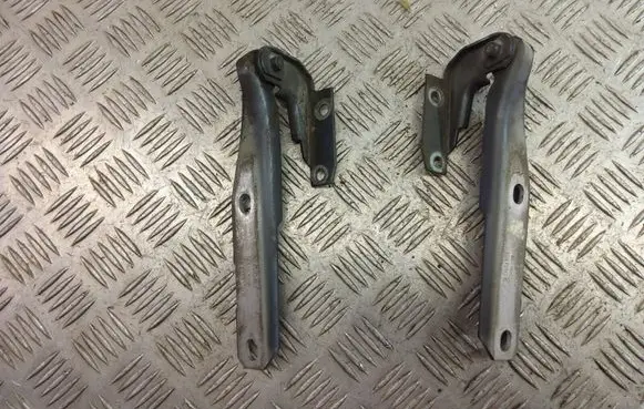 Audi A6 S6 C5 4B Engine bonnet/hood hinges 4B0823301D