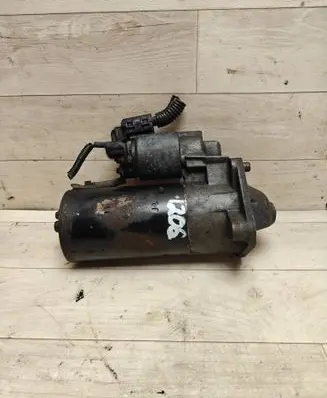 Volvo V70 Starter motor 1005831253