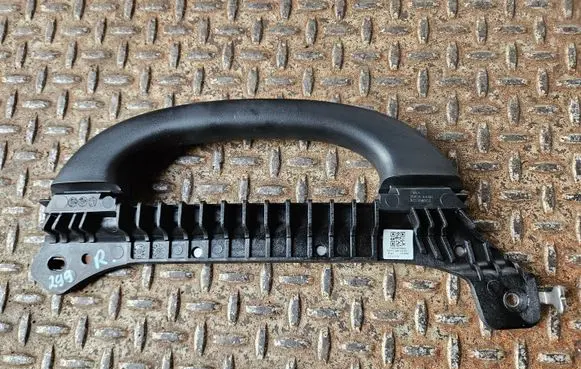 Dodge Durango III Rear interior roof grab handle 6EM32DX9AA