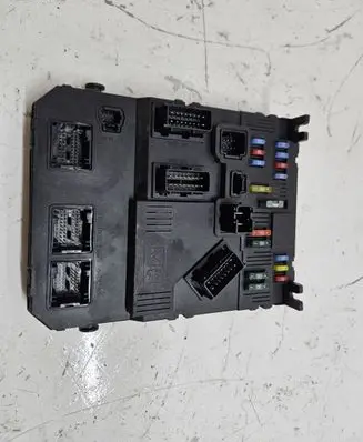 Citroen Xsara Picasso Fuse module S118085320E