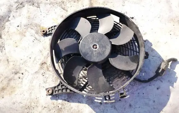 Mitsubishi Space Star Radiator cooling fan shroud