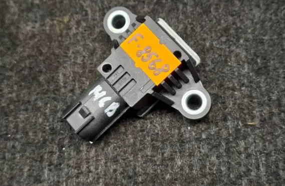 Hyundai Tucson TL Airbag deployment crash/impact sensor 95920B1050 624944200