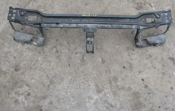 Renault Laguna I Radiator support slam panel
