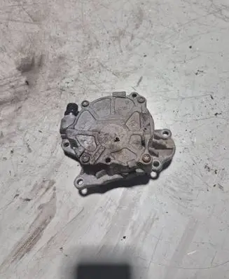 Volkswagen Touran II Vacuum pump 03L14510F