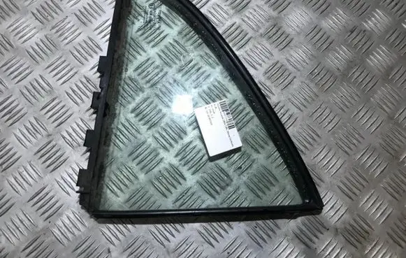 Toyota Avensis T250 Rear vent window glass 