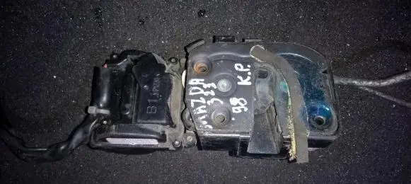 Mazda 323 Front door lock