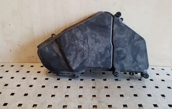 Volkswagen Touareg I Fuse box cover 7L0937576B