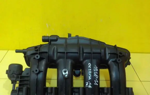 Skoda Octavia Mk2 (1Z) Intake manifold 06J133185CM SSACY