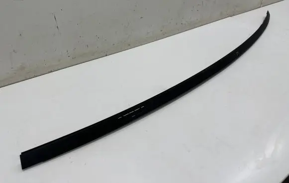 Mercedes-Benz CLA C118 X118 Roof trim bar molding cover A1186905500