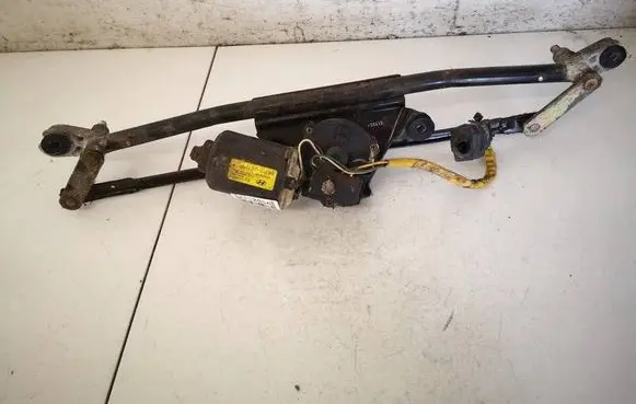 Hyundai Santa Fe Front wiper linkage and motor