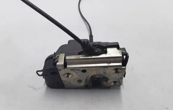 Renault Megane II Rear door lock 8200028427
