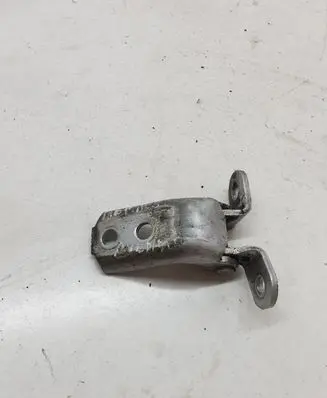 Toyota Avensis T270 Front door upper hinge