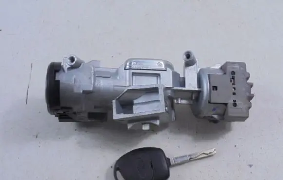 Ford Focus C-MAX Ignition lock 3M51-3F880-AC