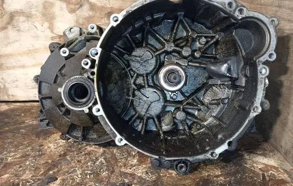 Volvo V70 Manual 5 speed gearbox 1023746