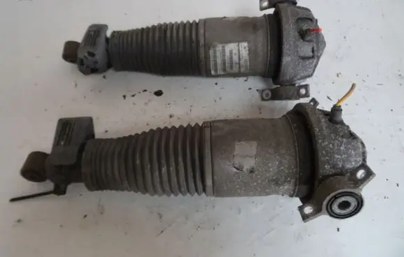 Audi Q7 4M Rear shock absorber with coil spring 