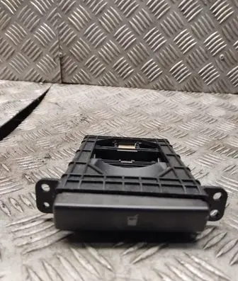 Toyota Avensis T250 Cup holder 