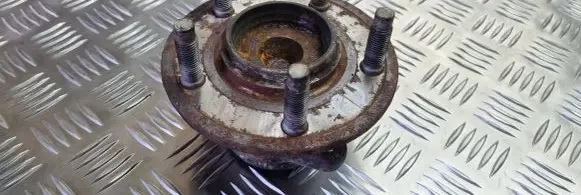Jaguar XF X250 Front wheel hub