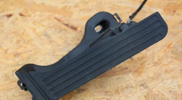 Volkswagen Golf SportWagen Accelerator throttle pedal 1K1721503L
