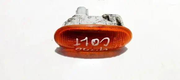 Mitsubishi Colt Front fender indicator light