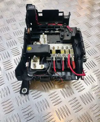 Volkswagen Touareg I Fuse module 7L0937548