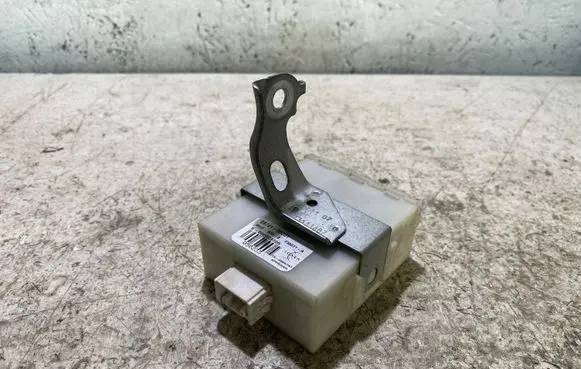 Toyota Corolla Verso AR10 Door control unit/module 8974105051 736671A 73111487