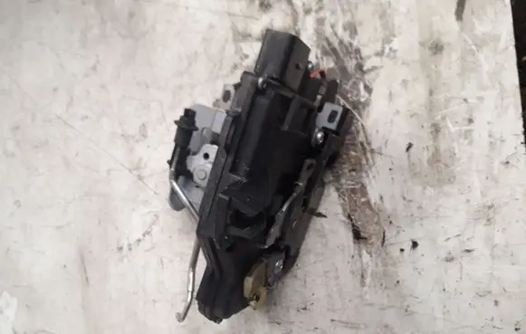 Audi A6 S6 C5 4B Front door lock