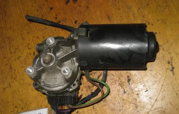 Fiat Tipo Front wiper linkage and motor