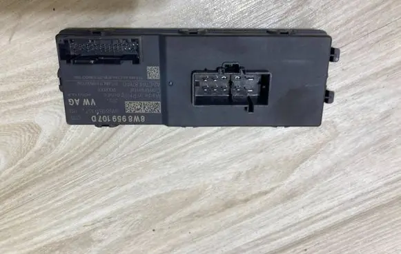 Audi A5 Tailgate/trunk control unit/module 8W8959107D