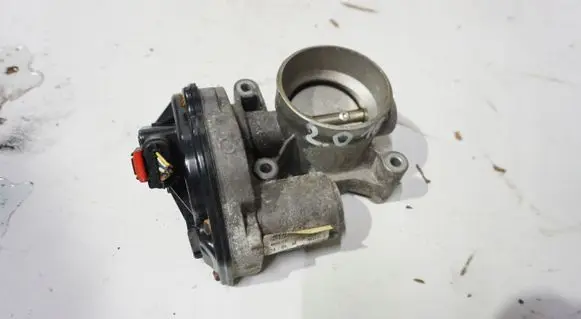 Ford Focus Throttle valve