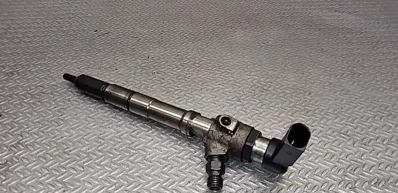 Skoda Octavia Mk2 (1Z) Fuel injector 03L130277B