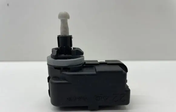 Seat Ibiza IV (6J,6P) Headlight level adjustment motor 5P0941295