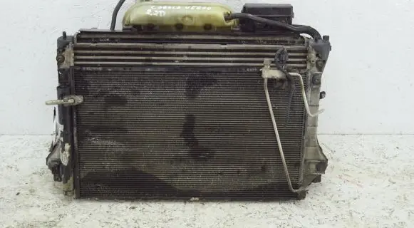 Toyota Corolla Verso AR10 Radiator set 