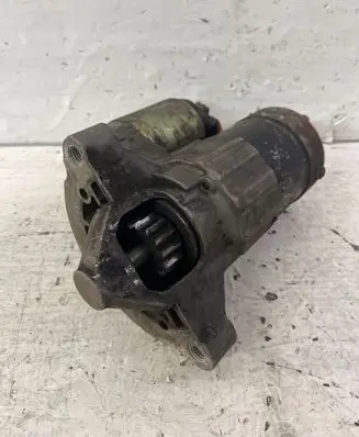 Peugeot 307 Starter motor M000T82081