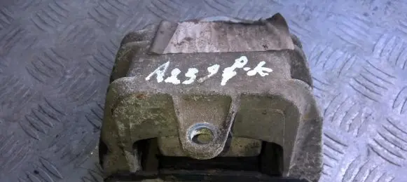 Ford Galaxy Engine mount bracket