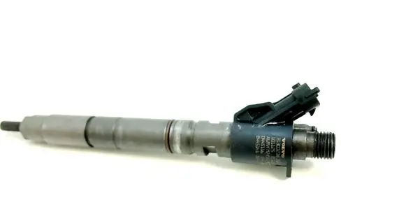 Volvo S60 Fuel injector 31303238