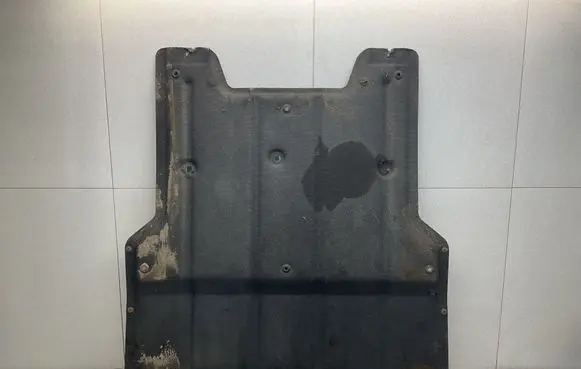 Audi Q3 8U Engine splash shield/under tray 
