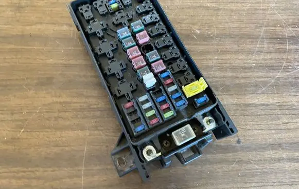 KIA Sorento Fuse module 911603E040