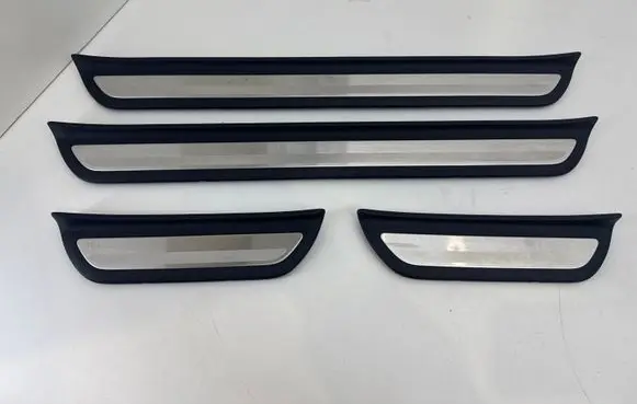 KIA Xceed sill trim set (inner) 85883J7000WK