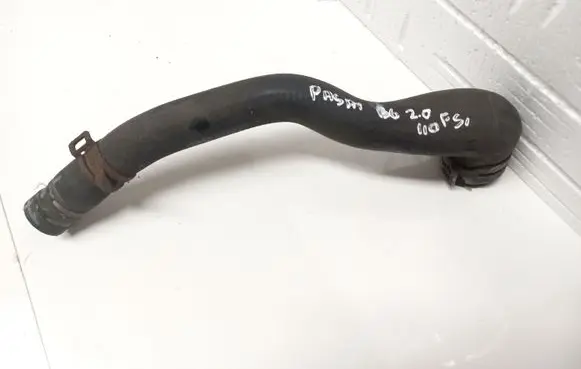 Volkswagen PASSAT B6 Engine coolant pipe/hose
