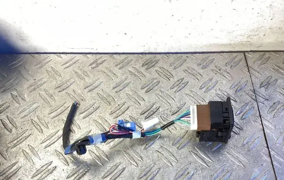 Toyota RAV 4 (XA40) Wing mirror switch 769747