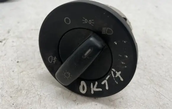 Skoda Octavia Mk2 (1Z) Light switch 1Z0941431B