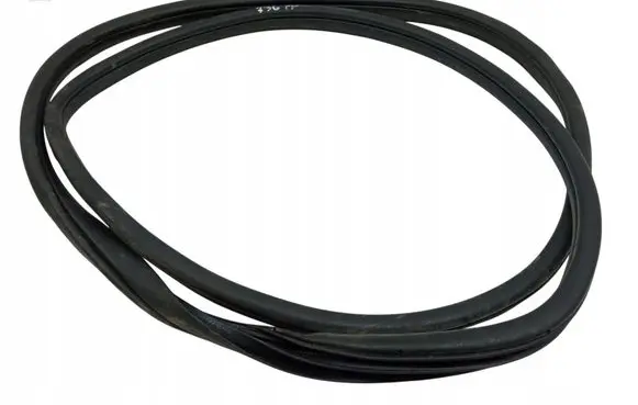 Hyundai Veloster II Rubber seal front door (on door) 