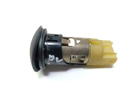 Peugeot 307 12 V Socket (front) 