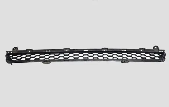 Mercedes-Benz C W203 Front bumper lower grill