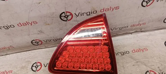 Tailgate rear/tail lights