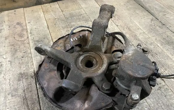 Mercedes-Benz B W245 Front wheel hub 690439