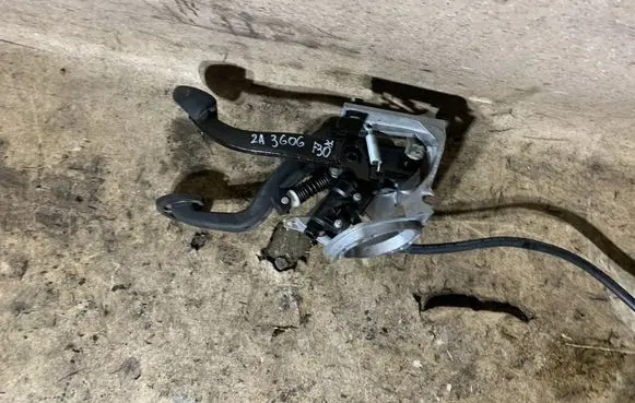 BMW 3 F30 F35 F31 Clutch pedal 6762250