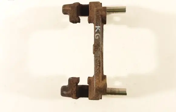 Ford Kuga II Brake caliper pad carrier rear 